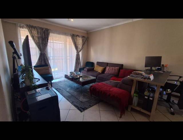 2 BEDROOM PROPERTY TO RENT IN MONAVONI